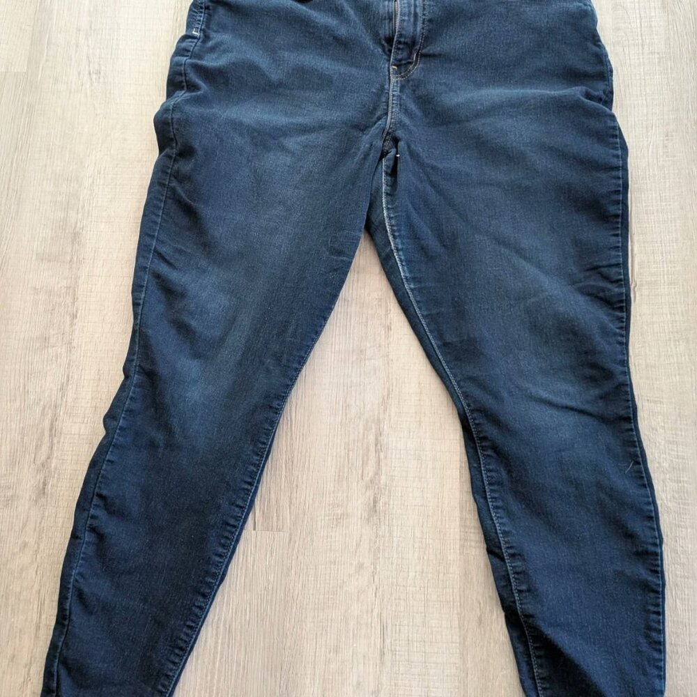 Size 16M Levi�s Signature Gold Label Women's Mid Rise Blue Skinny Jeans